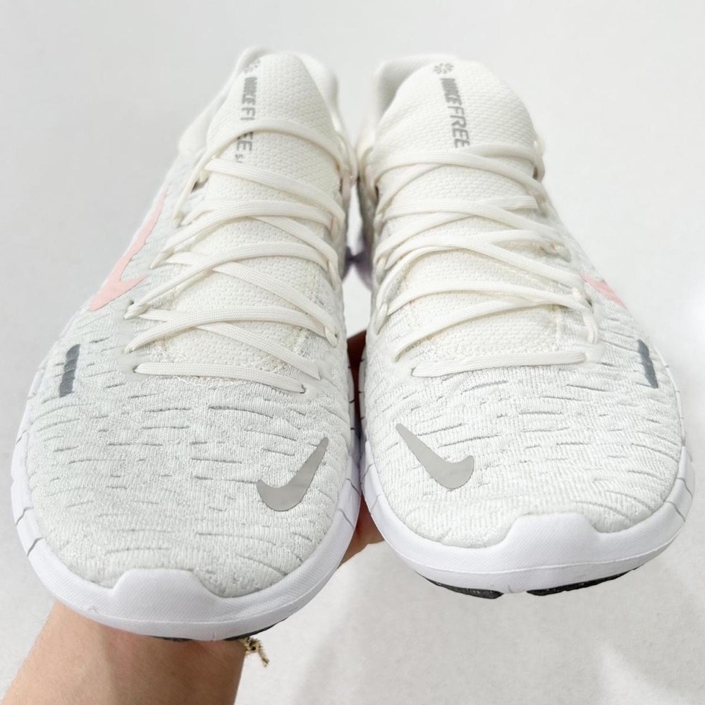 🥟💖🐰 New Nike Free Run Cream Pink Sneakers - Picture 2 of 3